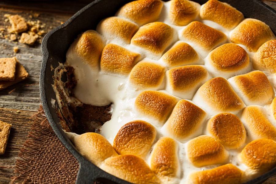 Homemade S'mores Dip With Graham Crackers